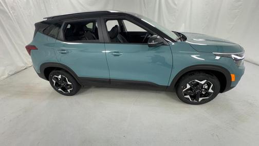 Pluton Blue/Black Roof 2026 Kia Seltos S