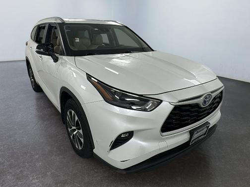 2023 Toyota Highlander Hybrid XLE