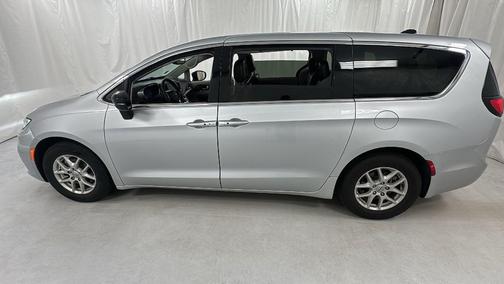 Silver Mist Clearcoat 2024 Chrysler Pacifica Touring L