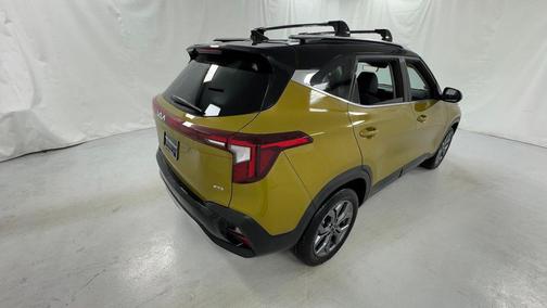 Valais Green/Black Roof 2024 Kia Seltos S