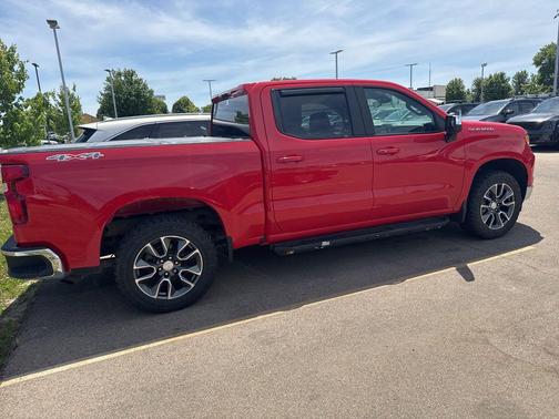 Red Hot 2022 Chevrolet Silverado 1500 LT