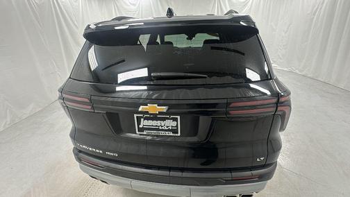 Mosaic Black Metallic 2024 Chevrolet Traverse LT