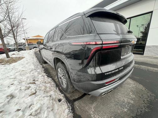 2024 Chevrolet Traverse LT