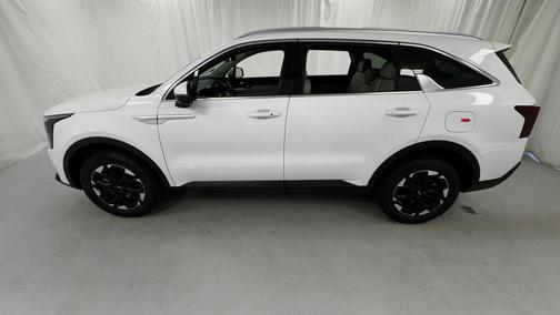 White 2026 Kia Sorento S