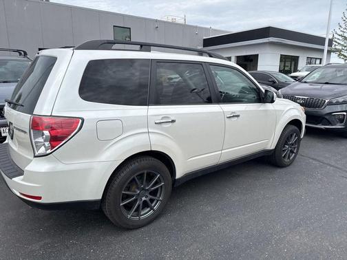 Satin White Pearl 2009 Subaru Forester 2.5 X Limited