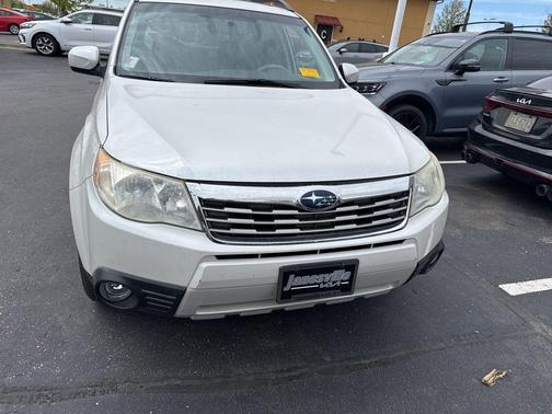 Satin White Pearl 2009 Subaru Forester 2.5 X Limited