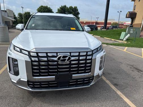 Hyper White 2023 Hyundai PALISADE Calligraphy
