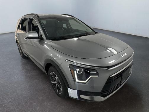 2025 Kia Niro SX