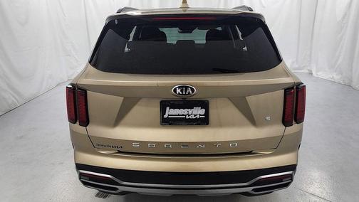 Crystal Beige 2021 Kia Sorento S
