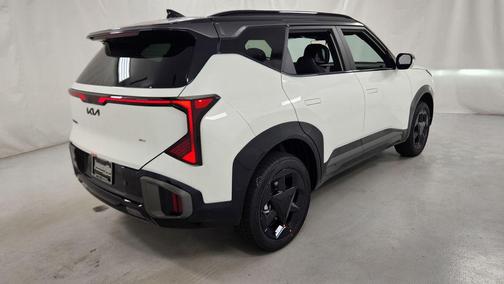 Snow White Pearl 2027 Kia Seltos X-Line S