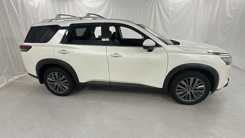 2024 Nissan Pathfinder SL 4WD