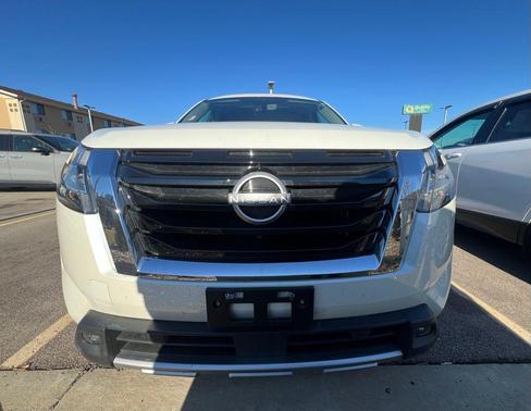 2024 Nissan Pathfinder SL 4WD
