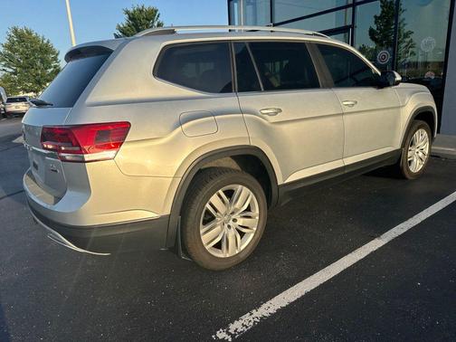 Pure White 2018 Volkswagen Atlas 3.6L SE