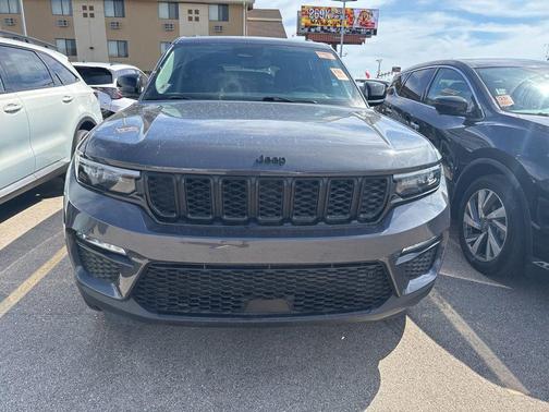 Baltic Gray Metallic Clearcoat 2023 Jeep Grand Cherokee Limited