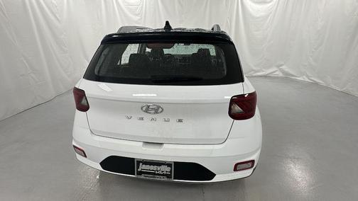 2022 Hyundai VENUE Limited