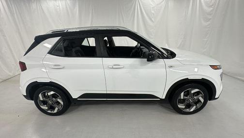 2022 Hyundai VENUE Limited