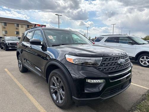 Agate Black Metallic 2024 Ford Explorer XLT