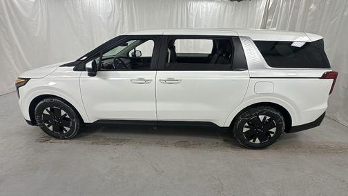 Snow White Pearl 2026 Kia Carnival Hybrid LXS