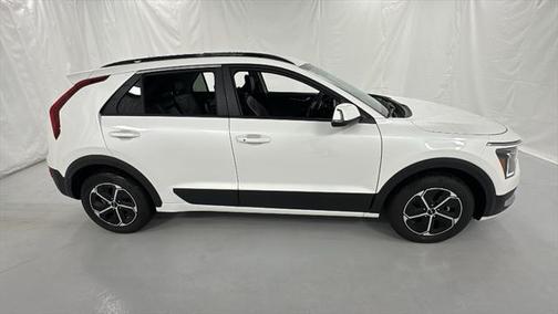2025 Kia Niro EX