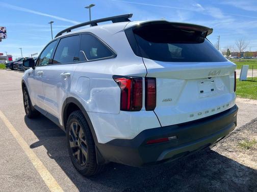 Glacial White Pearl 2022 Kia Sorento S