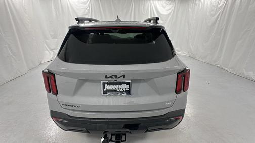 Wolf Gray 2026 Kia Sorento SX