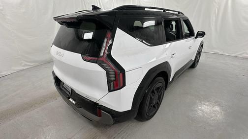 Glacier White Pearl/Ebony Black Roof 2026 Kia EV9 GT-Line