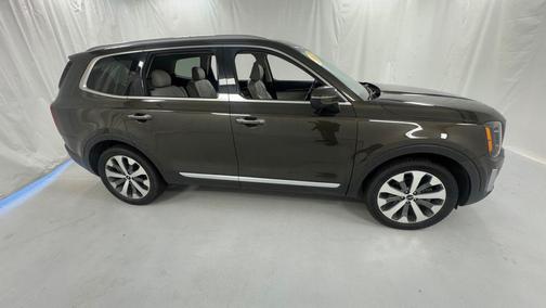 Dark Moss 2022 Kia Telluride S