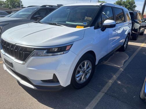 Snow White Pearl 2022 Kia Carnival LXS