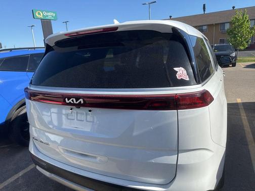 Snow White Pearl 2022 Kia Carnival LXS