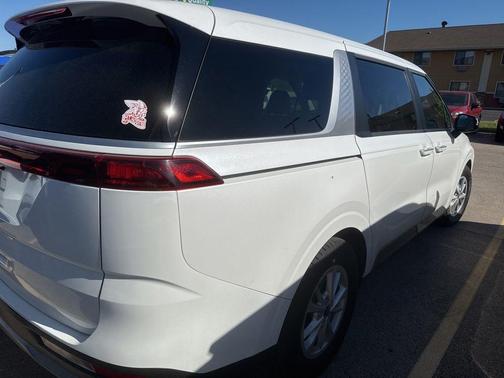 Snow White Pearl 2022 Kia Carnival LXS