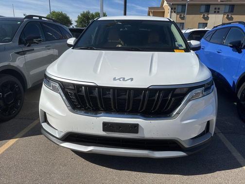 Snow White Pearl 2022 Kia Carnival LXS
