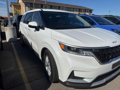 Snow White Pearl 2022 Kia Carnival LXS