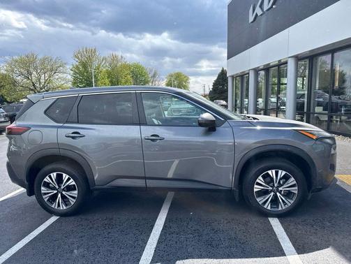 Gun Metallic 2022 Nissan Rogue SV
