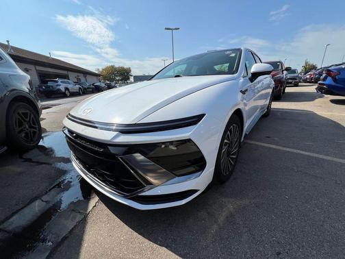 2024 Hyundai SONATA Hybrid Limited