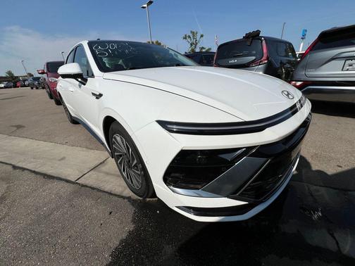 2024 Hyundai SONATA Hybrid Limited