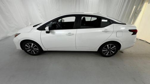Aspen White Tricoat 2023 Nissan Versa 1.6 SV