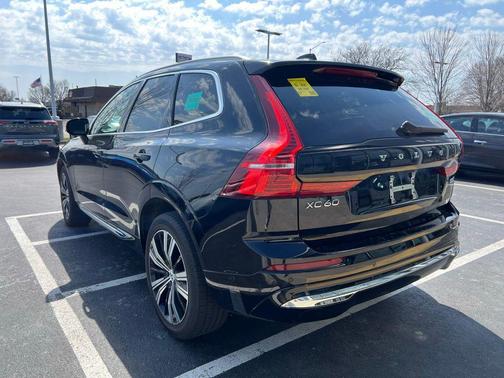Onyx Black Metallic 2023 Volvo XC60 B5 Plus Bright Theme