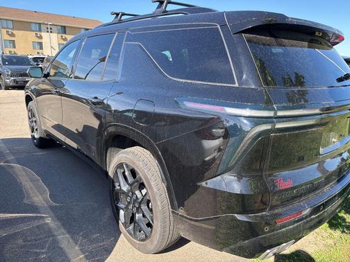 Mosaic Black Metallic 2024 Chevrolet Traverse RS