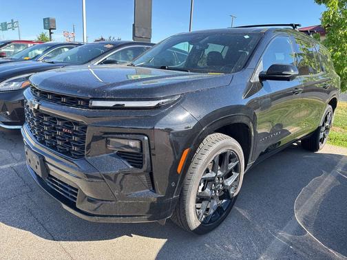 Mosaic Black Metallic 2024 Chevrolet Traverse RS