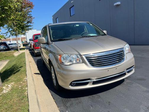 2014 Chrysler Town & Country Touring