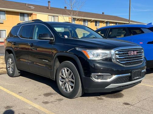 2017 GMC Acadia SLE-2