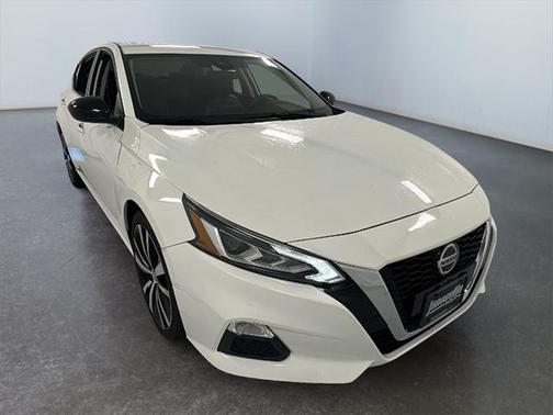 2020 Nissan Altima SR FWD