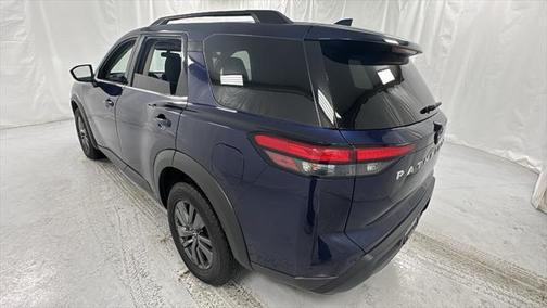 2022 Nissan Pathfinder SV 4WD