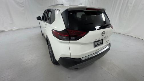 Pearl White Tricoat 2023 Nissan Rogue SV