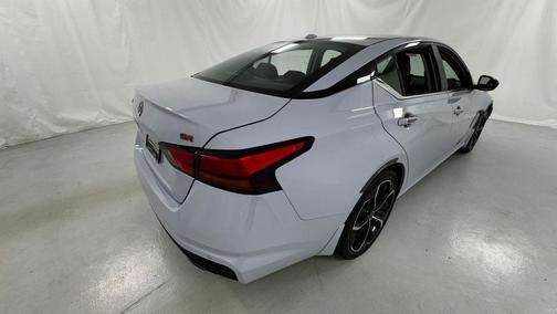 Gray Sky Pearl 2024 Nissan Altima SR FWD