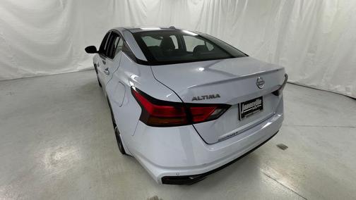 Gray Sky Pearl 2024 Nissan Altima SR FWD