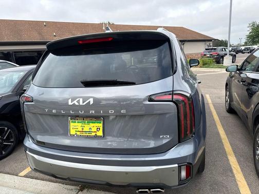 Everlasting Silver 2023 Kia Telluride EX