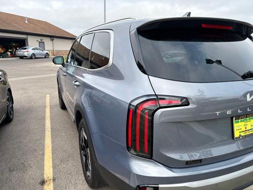 Everlasting Silver 2023 Kia Telluride EX