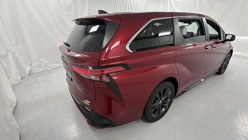 2023 Toyota Sienna XSE 7 Passenger