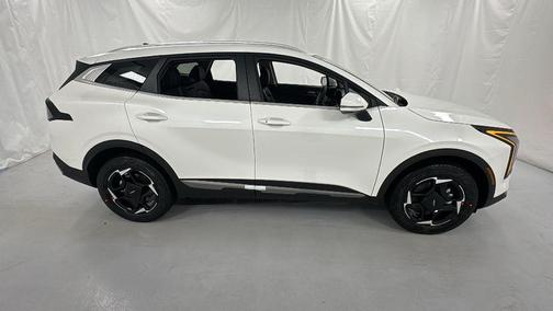 Snow White Pearl 2026 Kia Sportage Hybrid EX